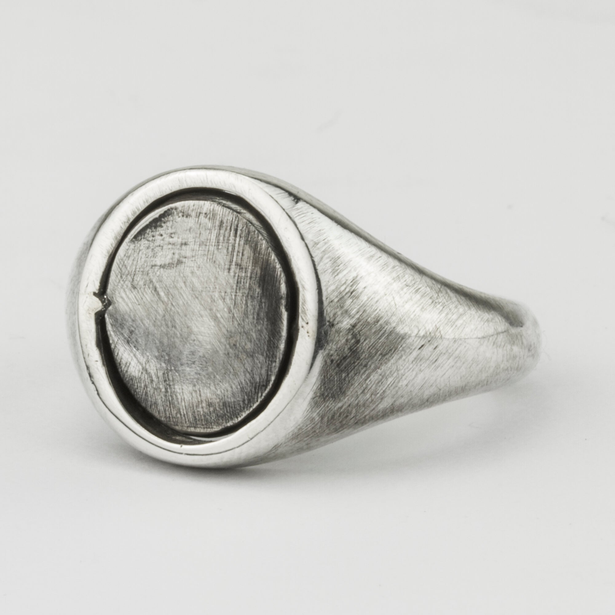 henson ENGRAVED OVAL SIGNET RING 19号 minggirsari.desa.id