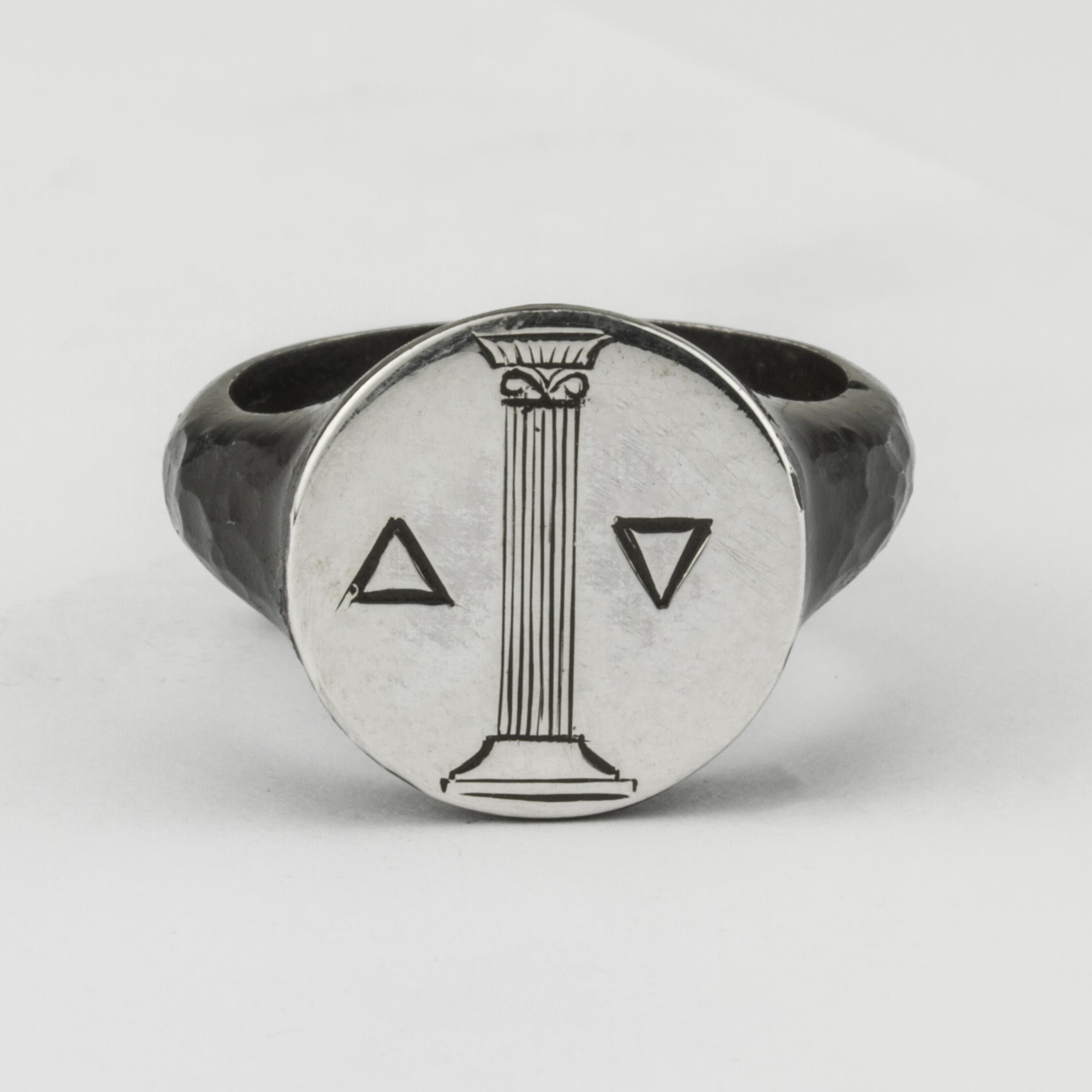 Middle Pillar Signet Ring – Henson