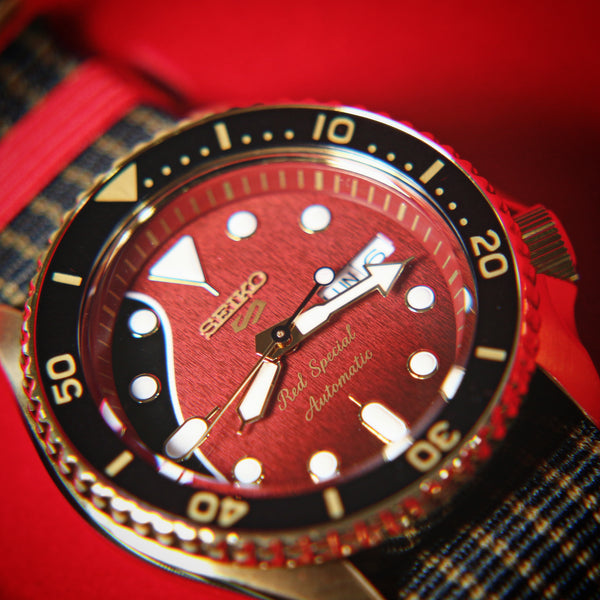 Seiko X Brian May 5 Sports Red Special 2nd Generation Limited Edition SRPH80 SRPH80K1 SBSA160 www.watchoutz.com
