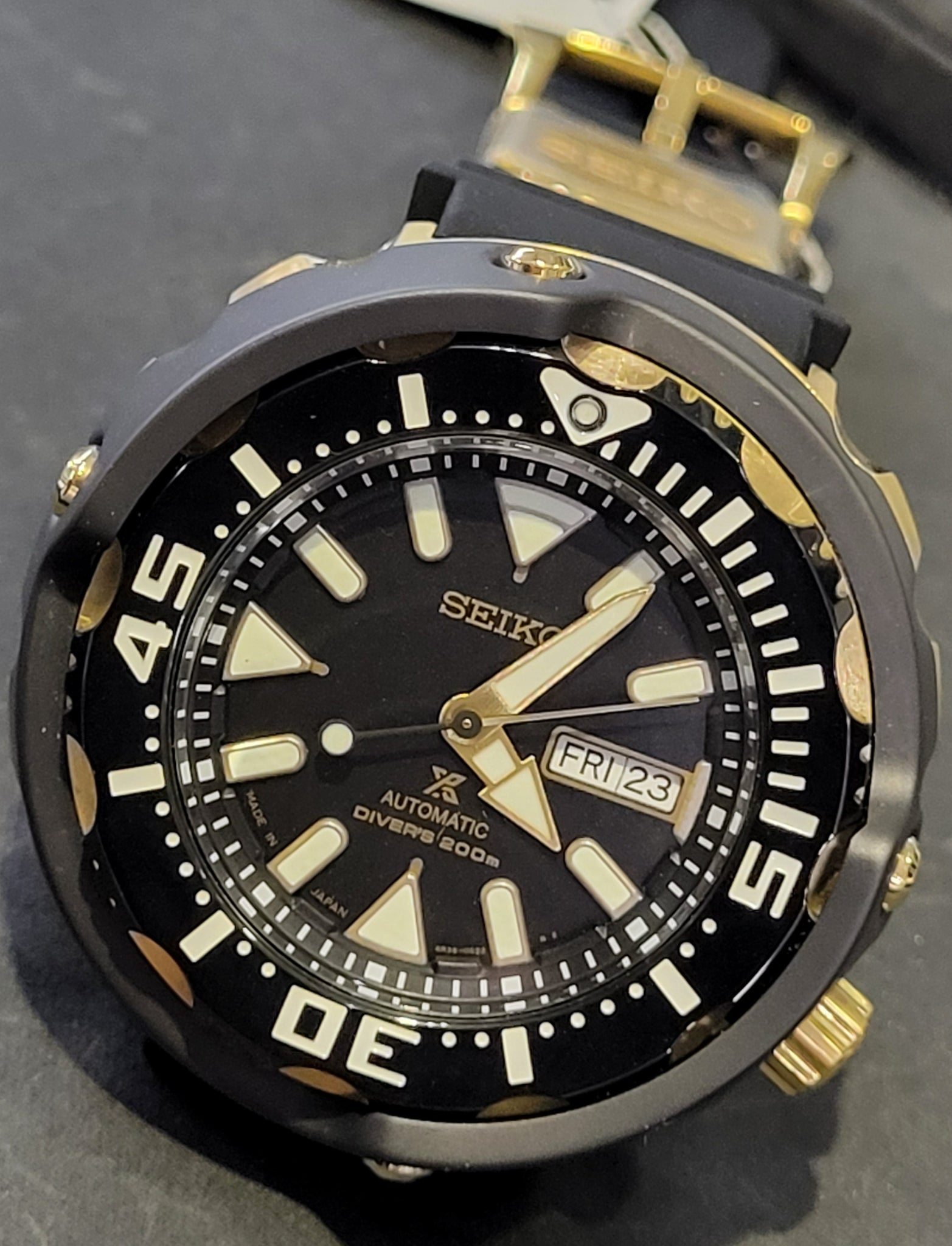 Seiko Prospex Automatic 200M Scuba Diver Baby Tuna Black-Gold SRPA82J1 –  WATCH OUTZ