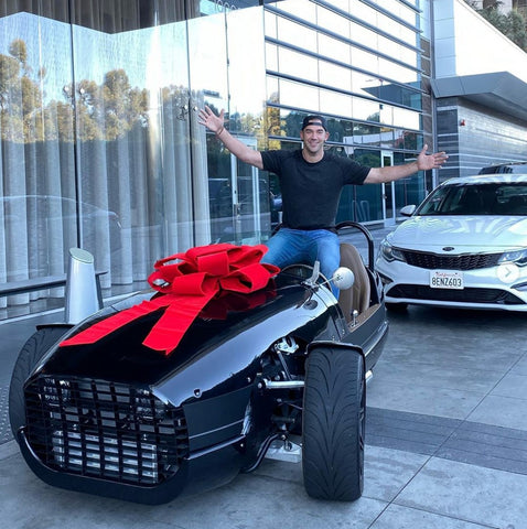 Lewis Howes With His Vanderhall