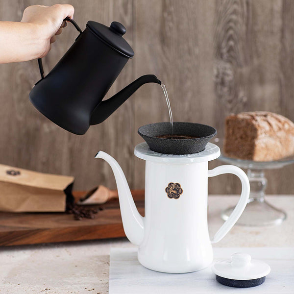 Tsuki Usagi Jirushi Slim Pot 1.2L Enamelware Kettle from Abode NY– Abode  New York