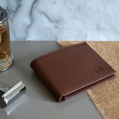 Personalised wallet with engraved initials