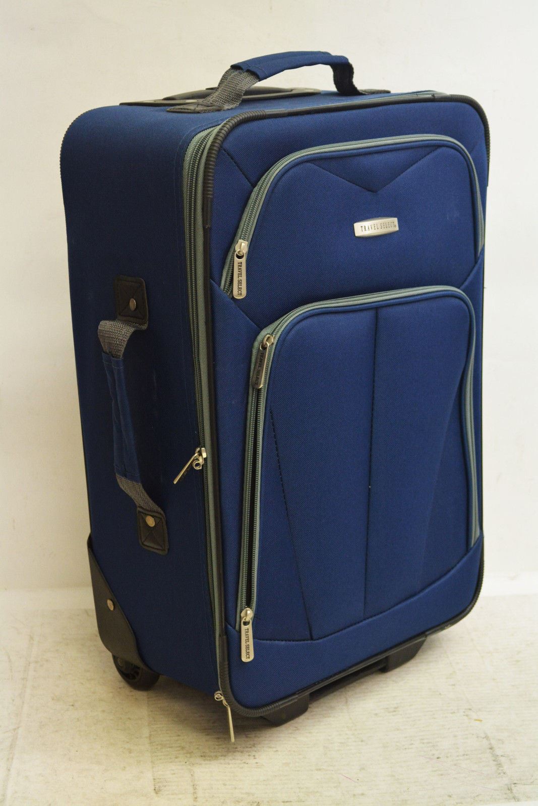 $280 NEW Travel Select Kingsway 20'' Rolling Wheel Suitcase Luggage Carry On