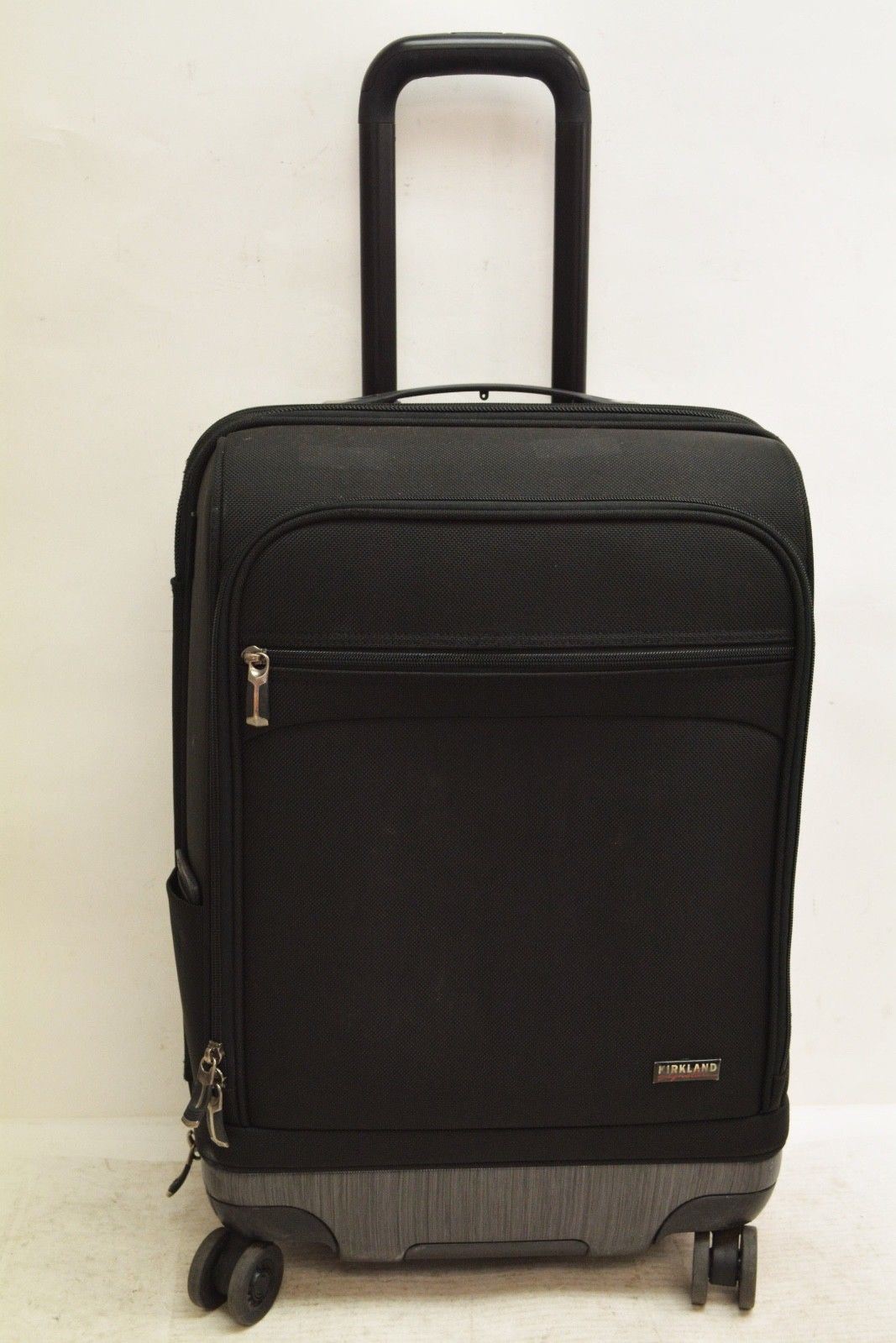 Kirkland SignatureTM Hybrid Spinner 21" CarryOn Luggage Black