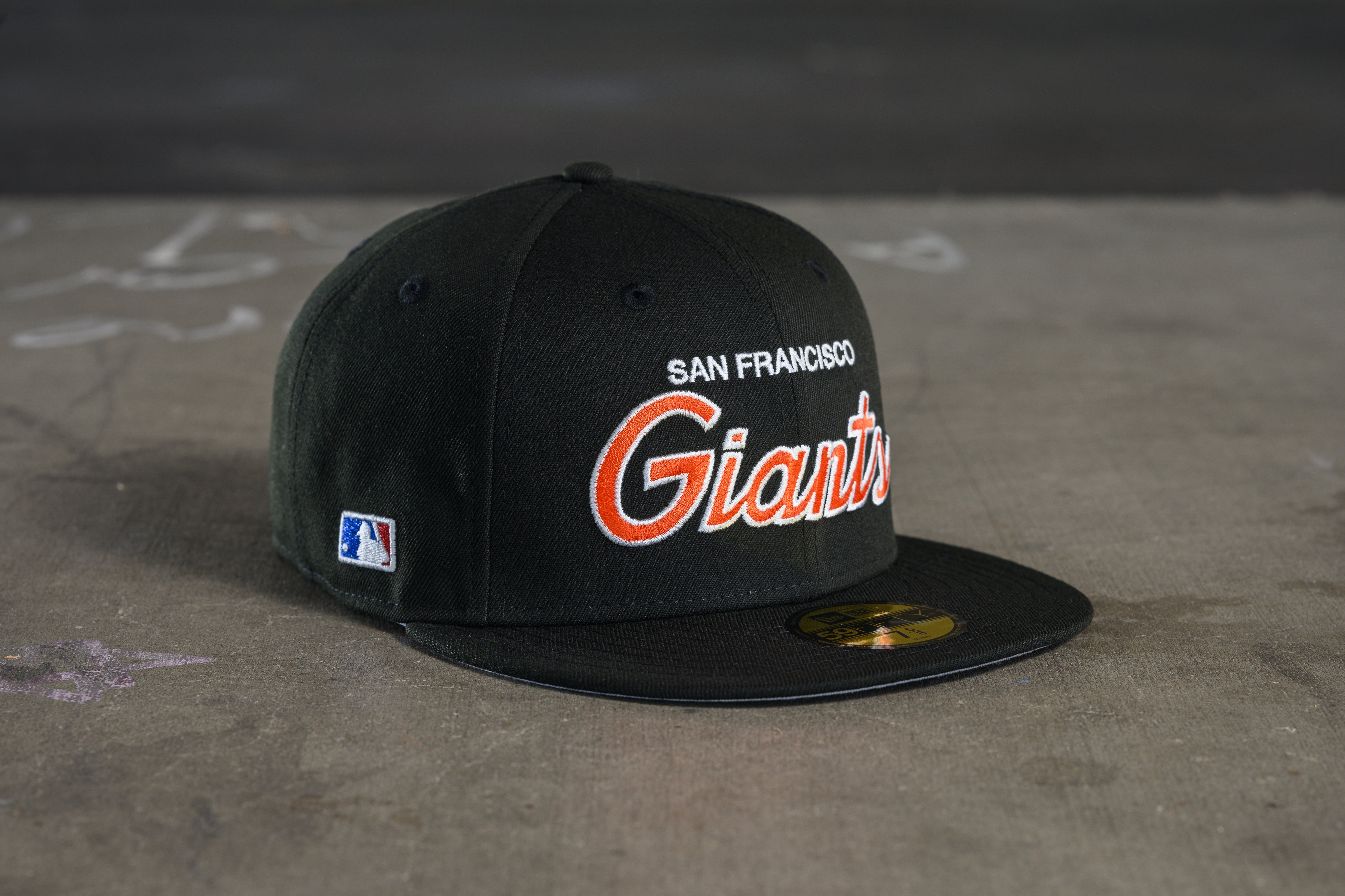 NEW ERA “RETRO SCRIPT" SF GIANTS FITTED HAT (BLACK)