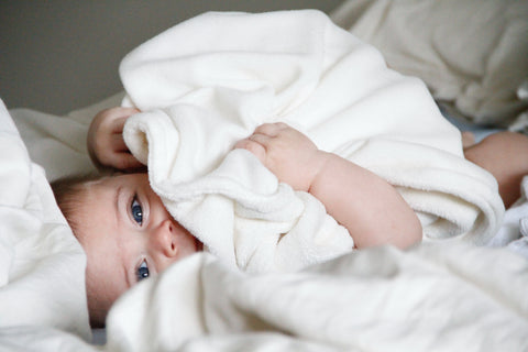 While swaddling in the summer, do not keep your swaddle blanket too loose