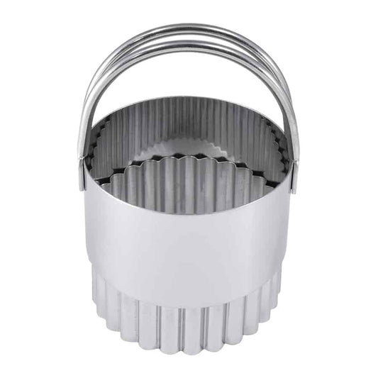 https://cdn.shopify.com/s/files/1/2567/0908/products/2-inch-fluted-biscuit-cutter_533x.jpg?v=1667934063