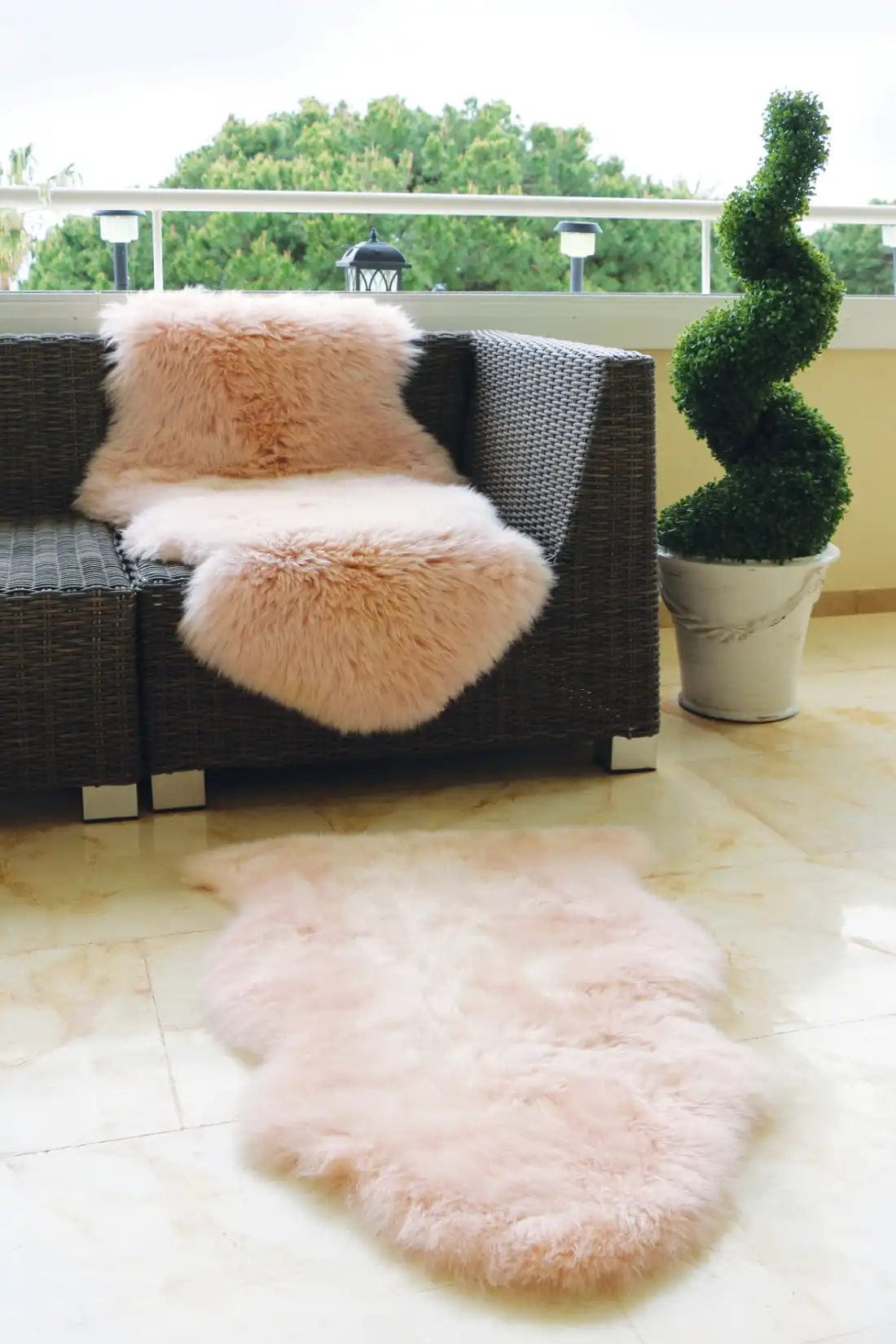 SheepSkins Hug Peach