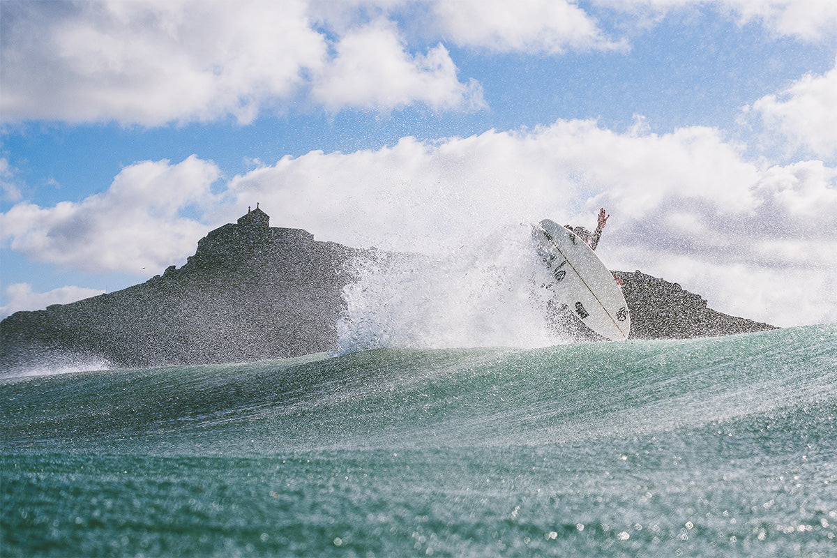 jayce robinson surfing photographed from the water by warbey