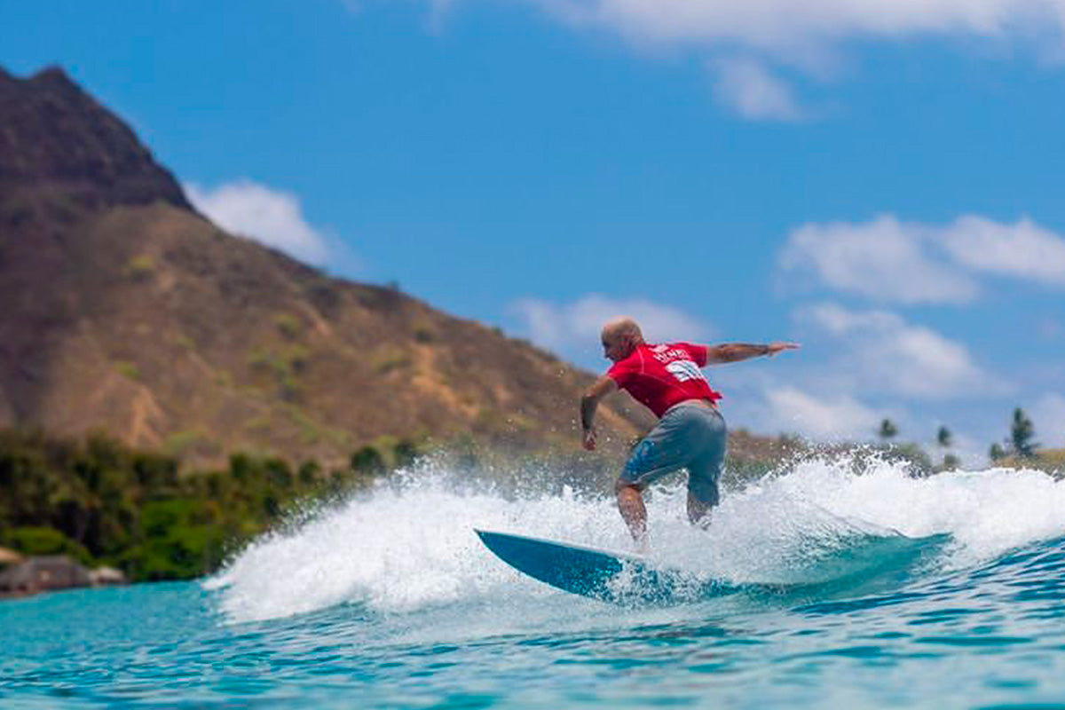 Aitor 'Gallo' Francesena surfing in hawaii