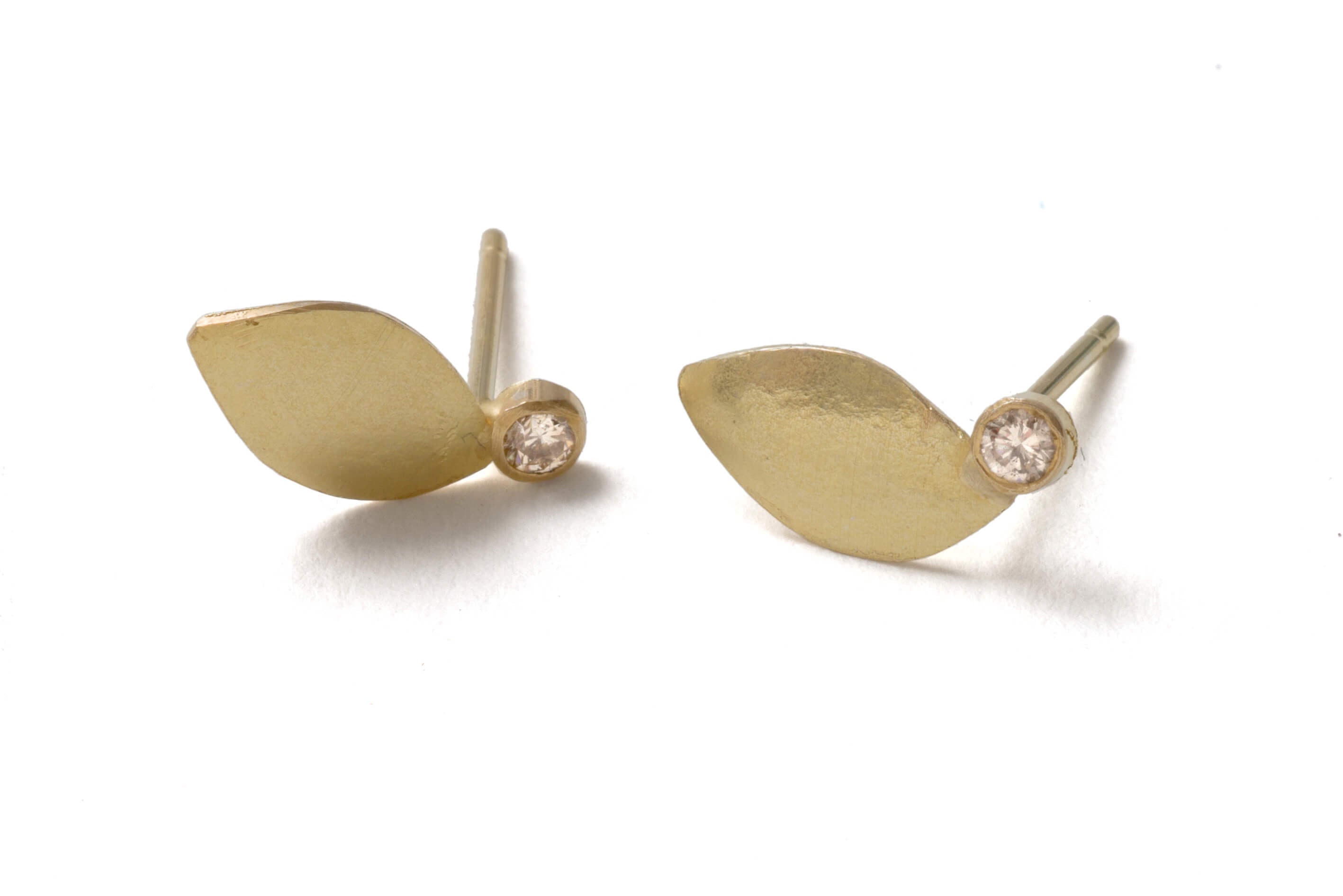 18k Gold Leaf Diamond Stud Earrings 