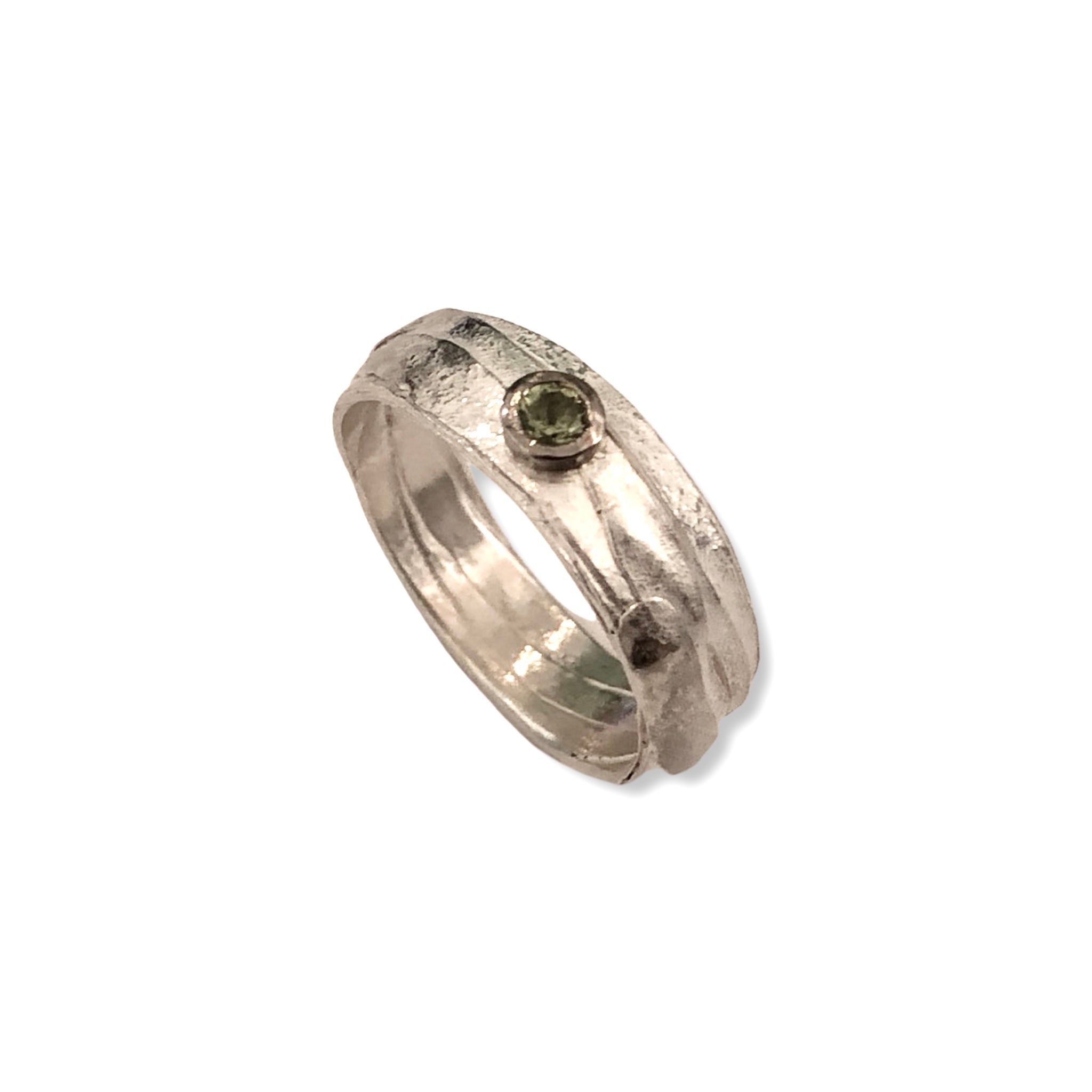 Sterling Silver Wrap Ring with 3mm Round Peridot in 18k Gold Bezel –  Lireille