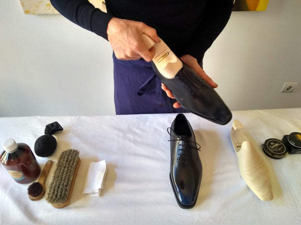 Shoe polishing tips adding shoe trees