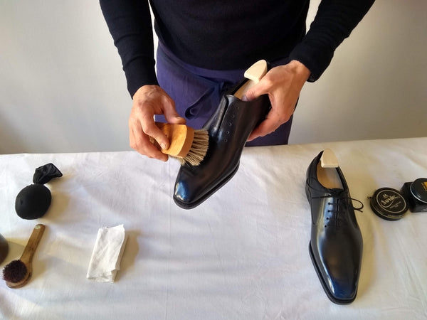 shoe polishing tips brushing and cleaning your shoe