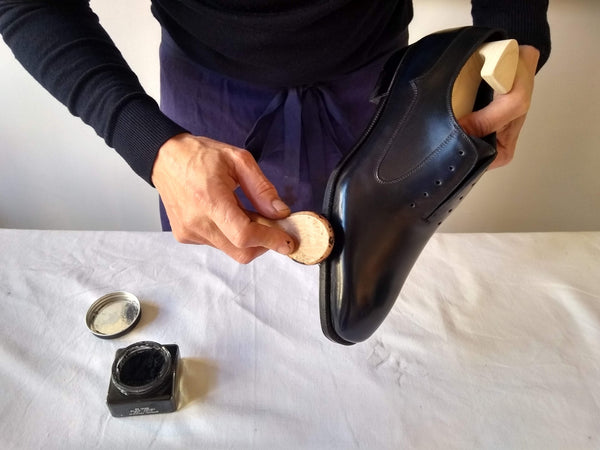 shoe polishing tips brushing welt