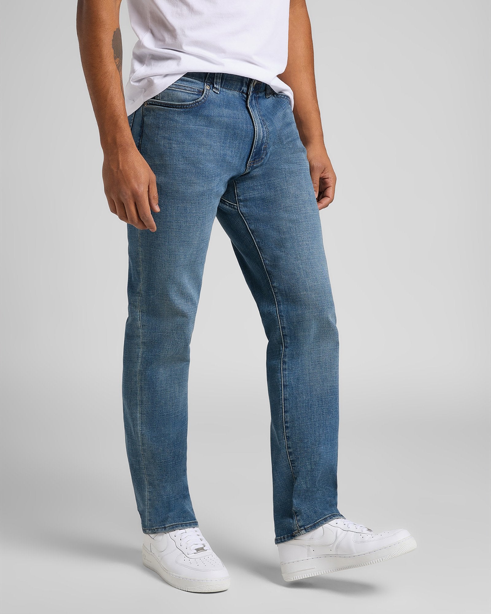 Lee Mens Performance Series Extreme Motion Slim Straight Leg Jean :  : Clothing, Shoes & Accessories