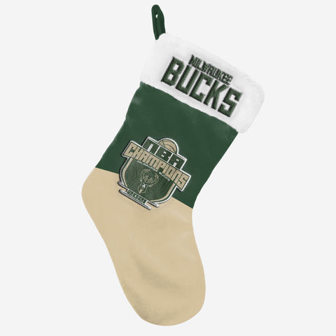 Milwaukee Bucks Even Santa Claus Cheers For Christmas NBA T-Shirt