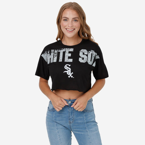  New York Yankees Women's Ballpark Distressed V-Neck T-Shirt :  Sports & Outdoors