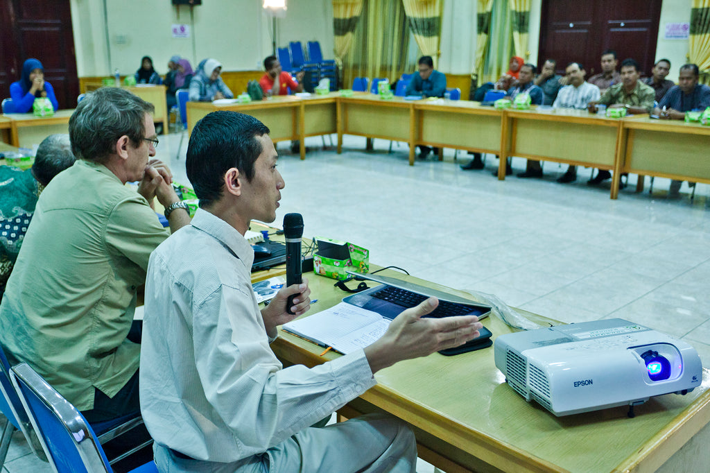 Rudi Putra presenting to the government