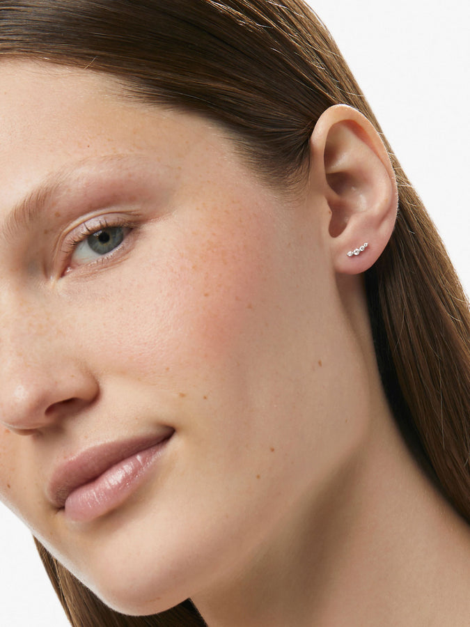 https://cdn.shopify.com/s/files/1/2579/7674/files/2-Ana-Luisa-Jewelry-Earrings-Stud-Ear-Climber-Earrings-Bonny-Silver-Silver_x900.jpg?v=1700494532