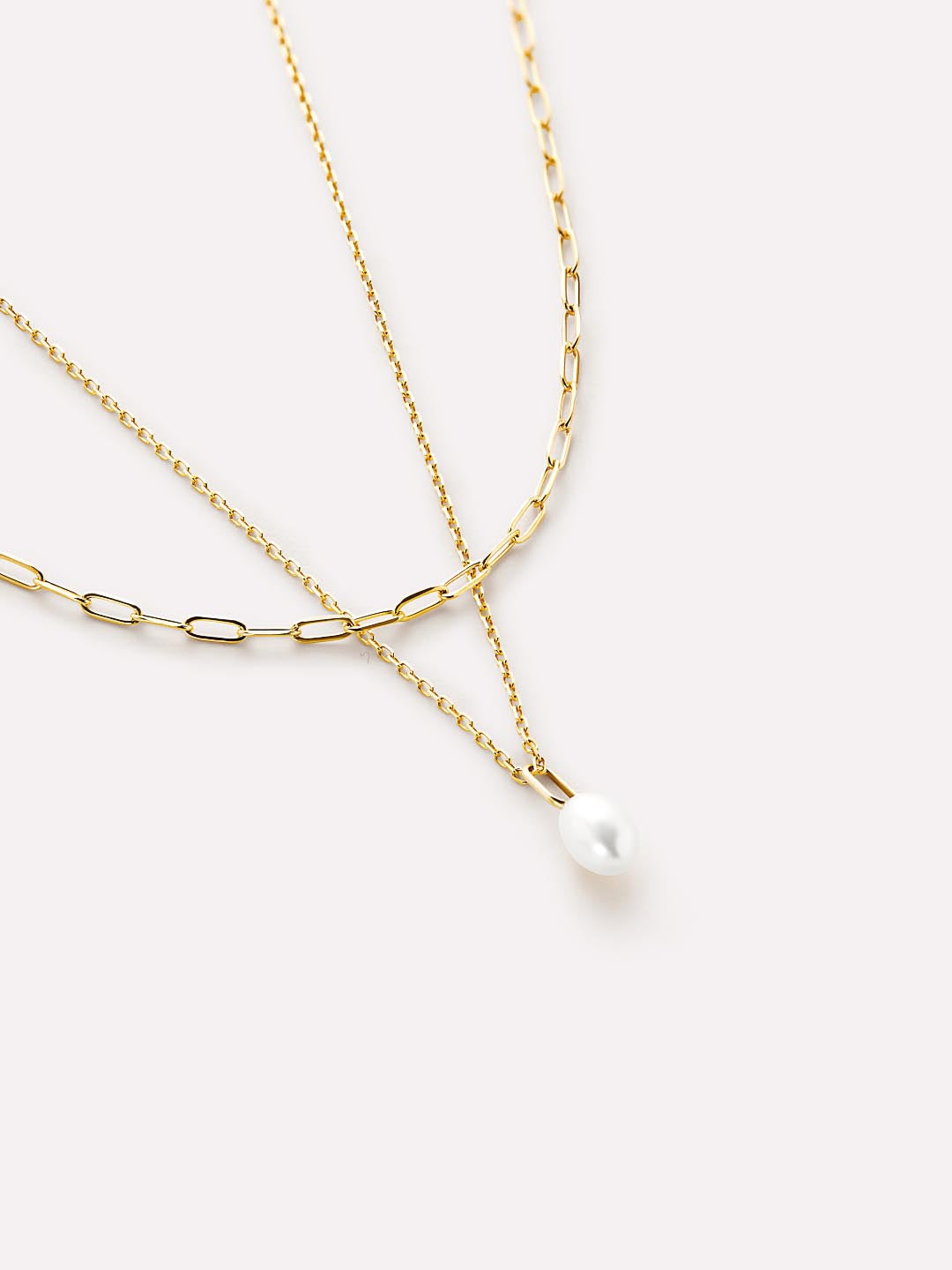 Pearl necklace in 14k yellow gold | KLENOTA