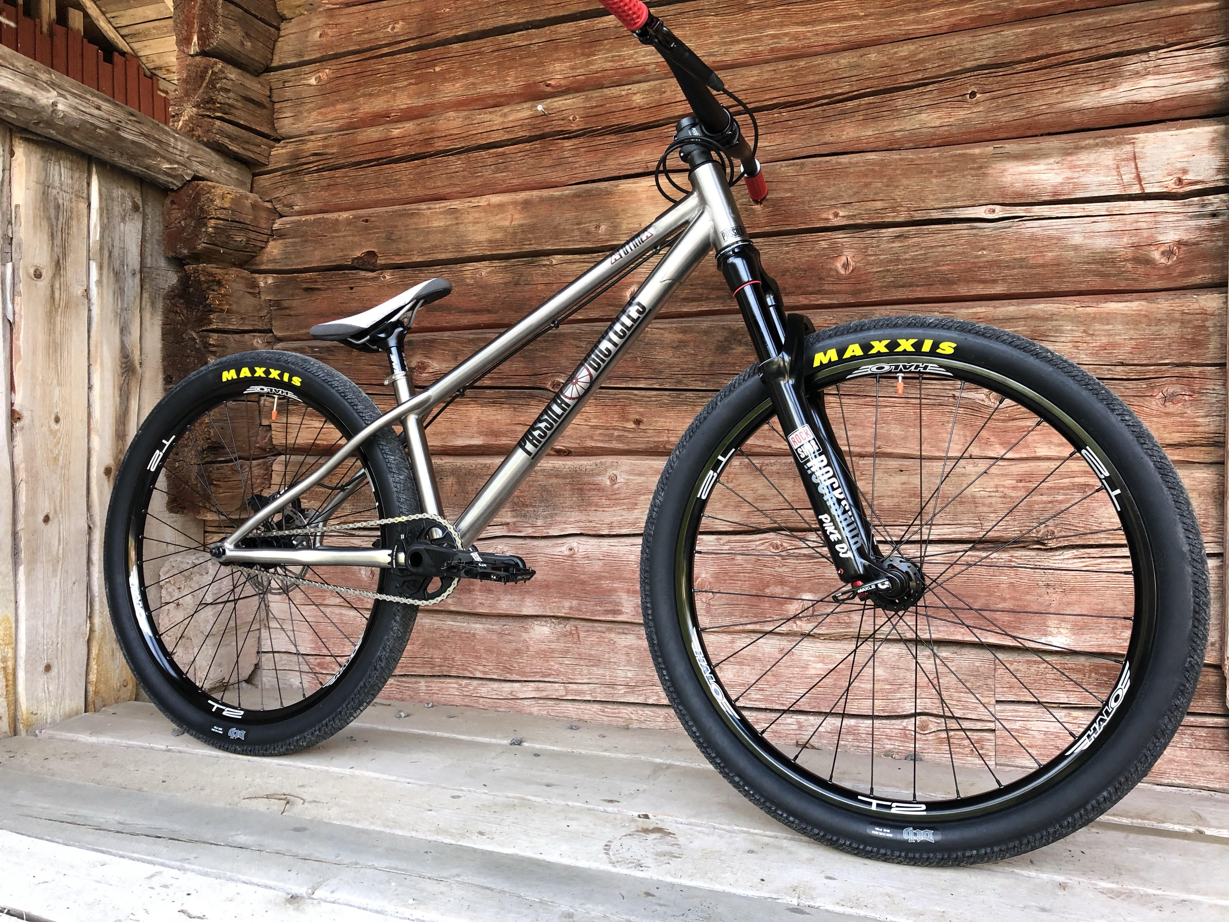 dirt slopestyle bike