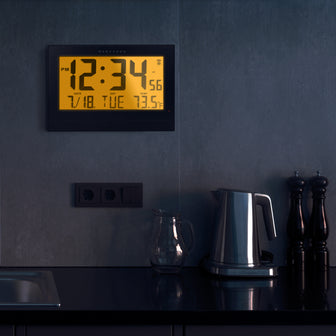 Best Buy: Oregon Scientific U.S. Atomic Travel Clock with Calendar