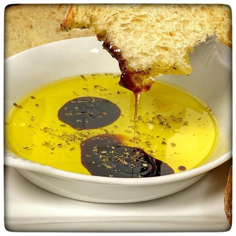 Olive Oil and Balsamic Vinegar Bread Dip