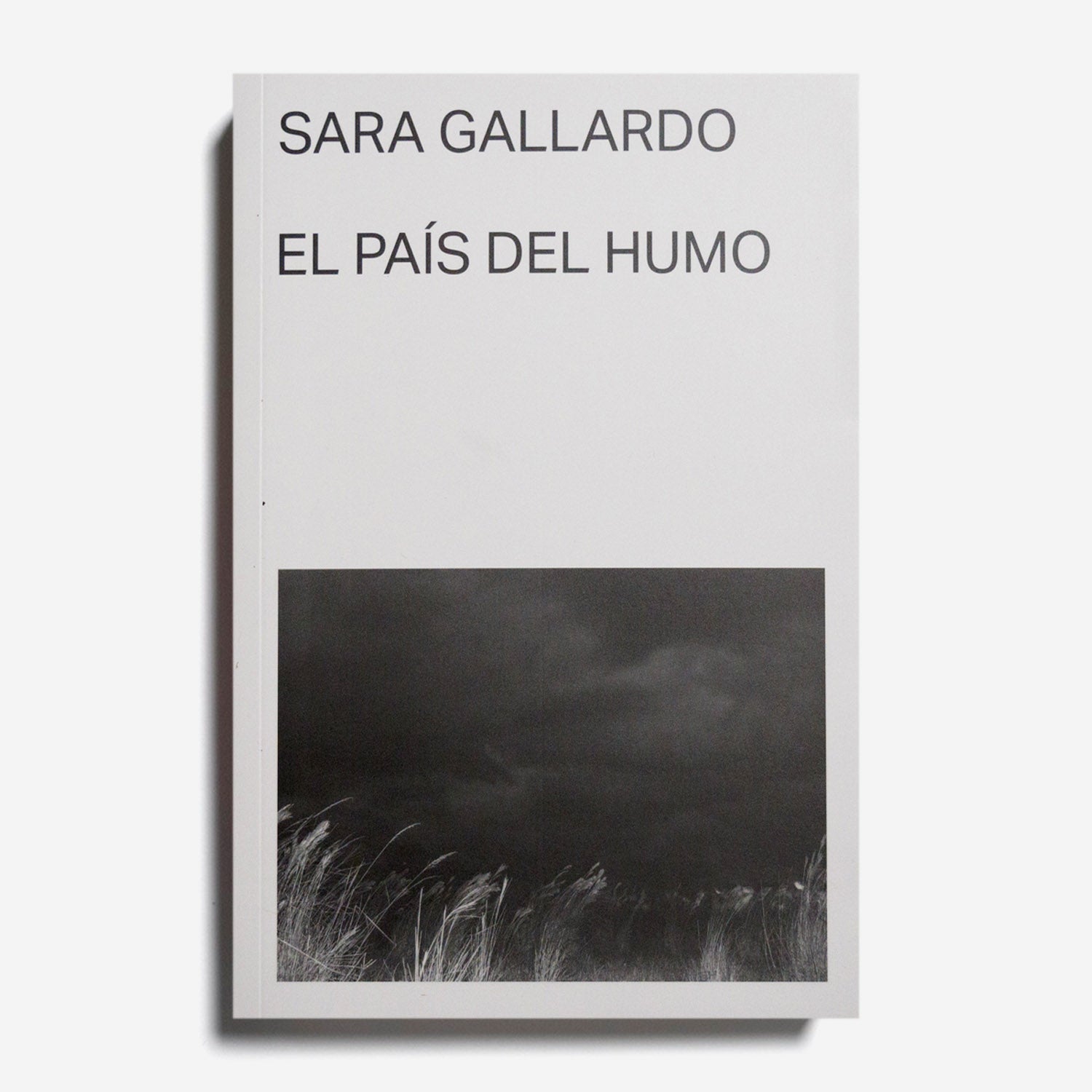 SARA GALLARDO | El país del humo – La Llama Store