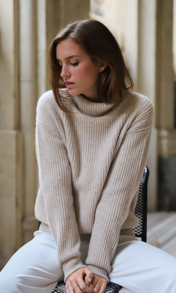 Tessa Turtleneck Cashmere Sweater - Natural Oatmeal