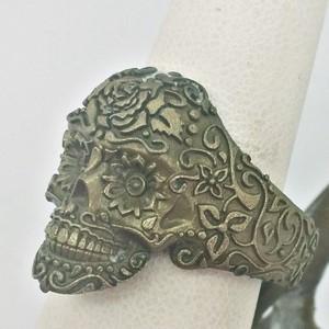 Skull signet ring