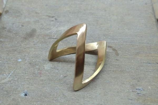 African V-shaped ring