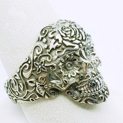 18k white gold biker ring