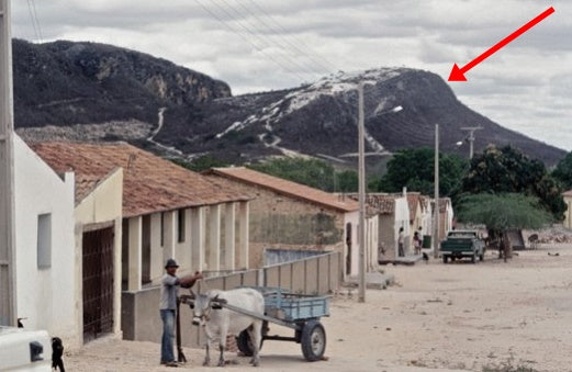 Paraiba tourmaline mine view from the Batalha village