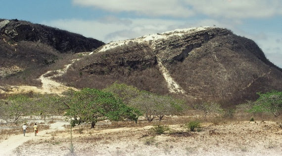 The small hill hidding the brazilian paraiba tourmaline mine