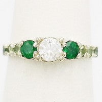 unique emerald engagement ring hand-made with personnalized design