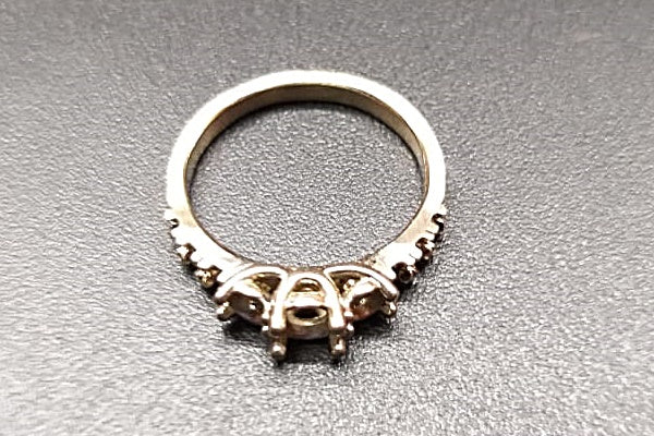 18k white gold engagement ring cast