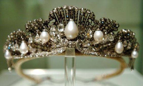 platinum crown owned by the Spanish royal family