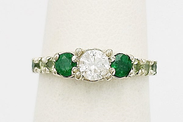 unique emerald ring design idea