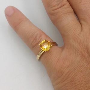 natural sapphire ring with yellow solitaire sapphire