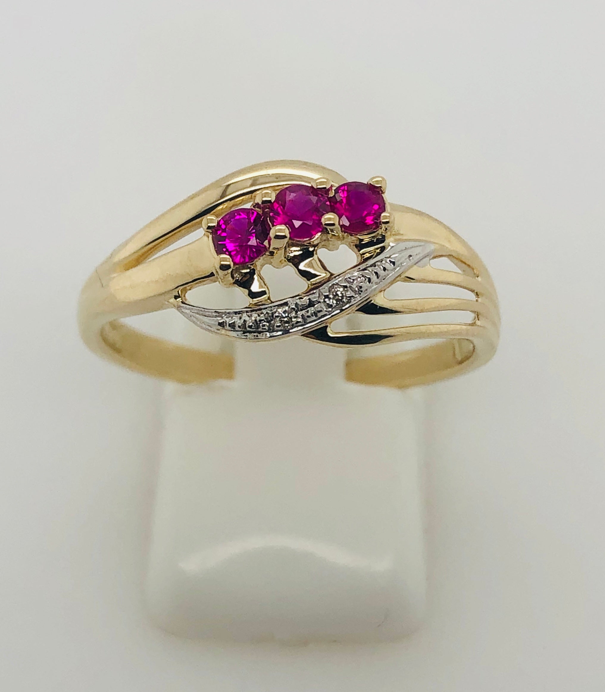 9ct Yellow Gold Diamond & Ruby Crossover Ring – Stonex Jewellers