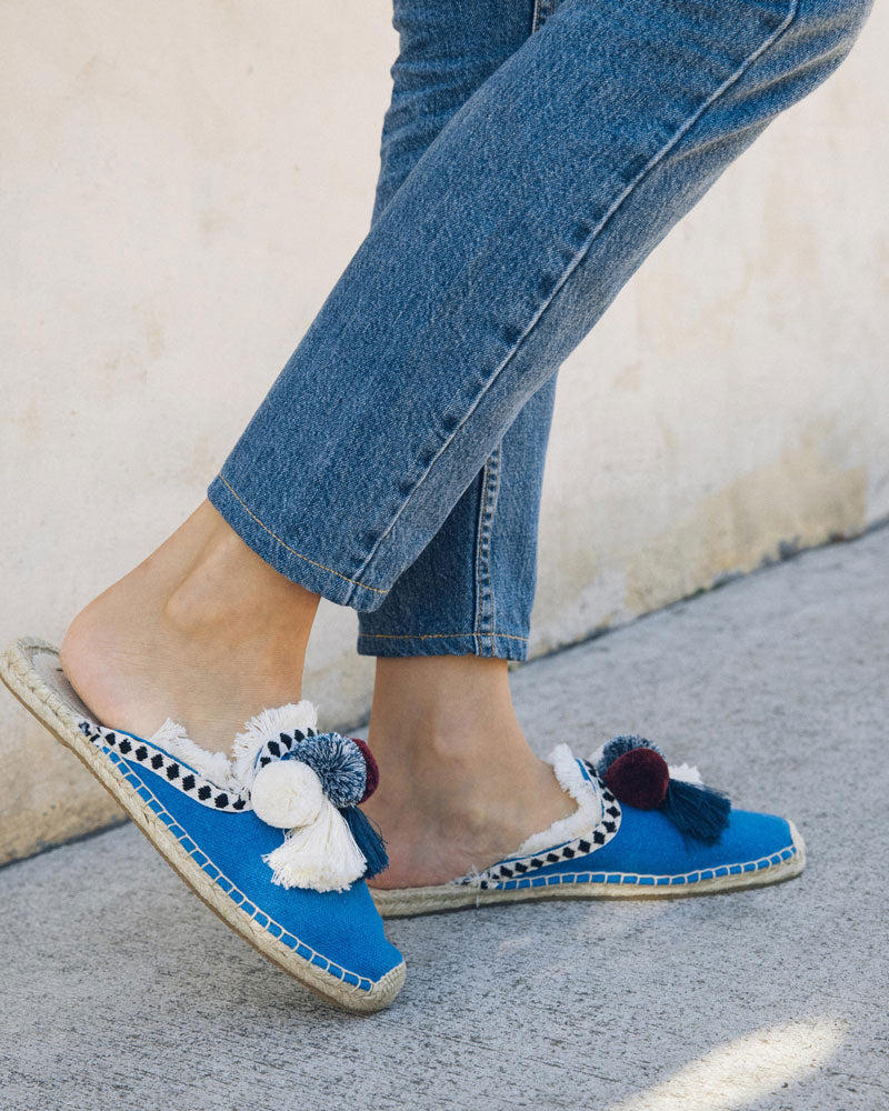 soludos pom pom sandals