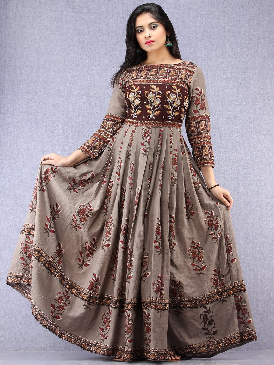 mughal female dress