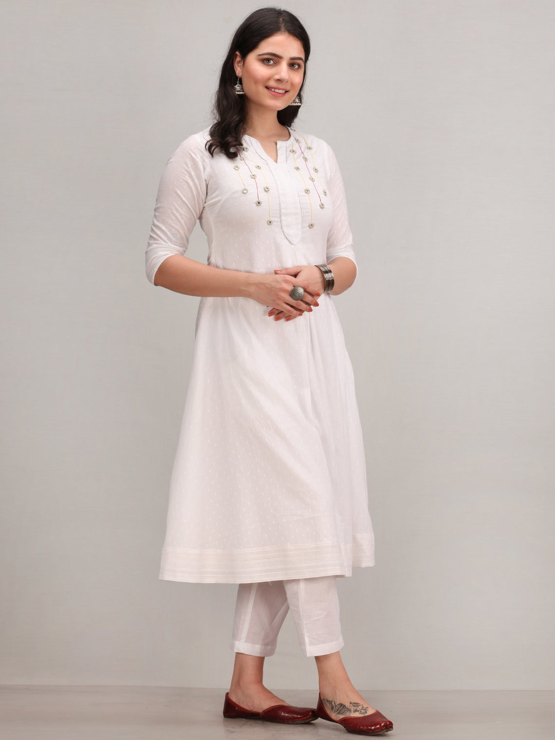 bandhani dupatta on white dress