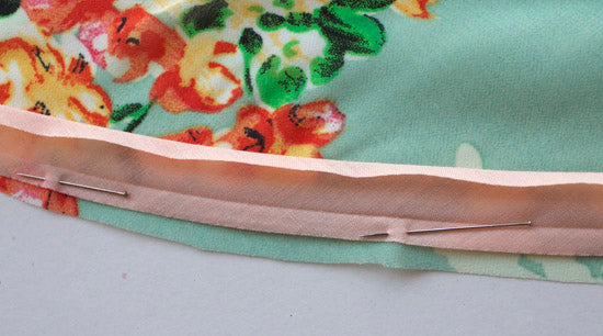 Pinning single fold bias binding to fabric