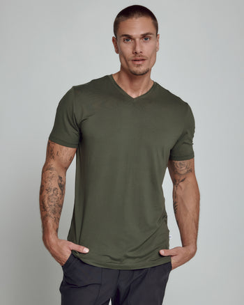 Core™ V-Neck Tee