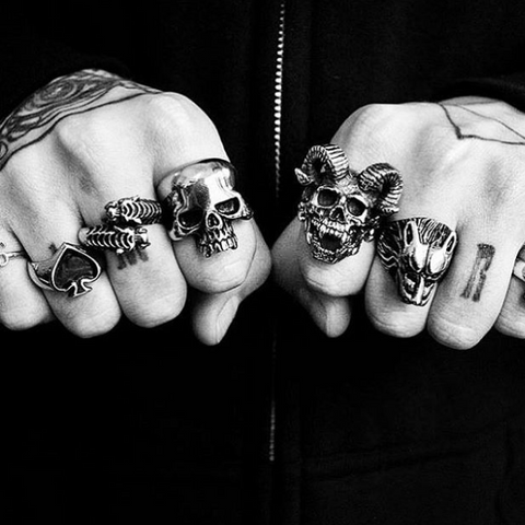 the skull ring