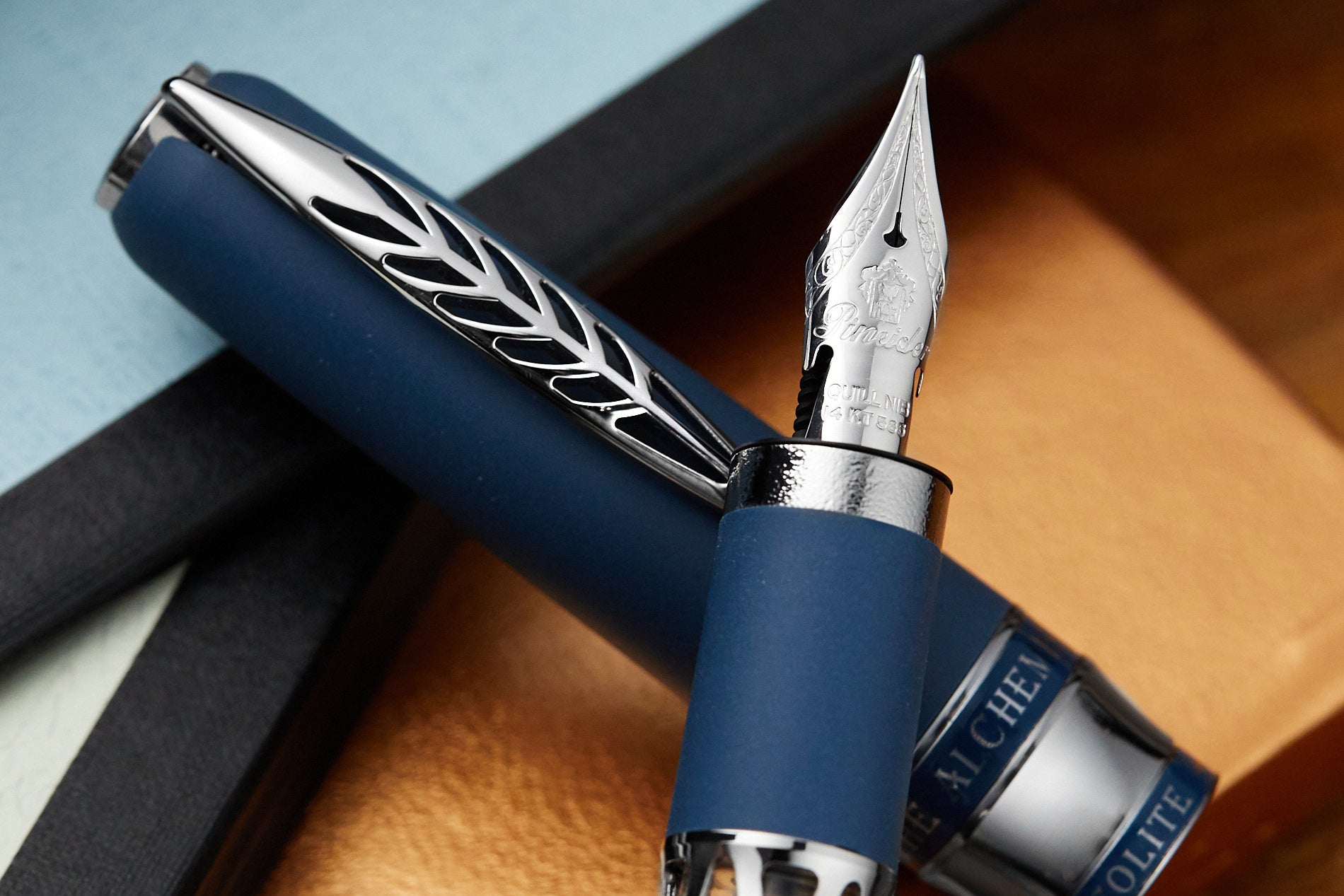 Pineider Alchemist Fountain Pen - Kilauea Blue