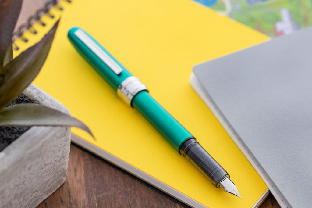 Platinum Plaisir Teal Green fountain pen